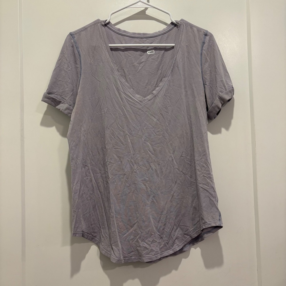 Lululemon Love Tee V-Neck Short Sleeve Shirt Lavender Purple Curved Hem